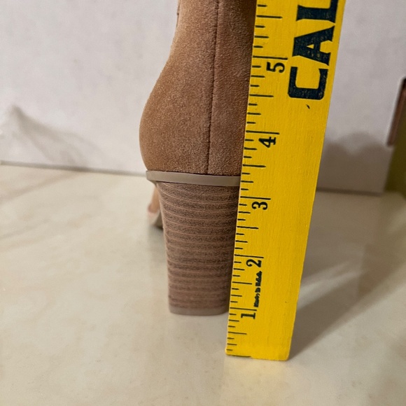 Dolce Vita Pointed Toe Tan Suede Leather Block Heel Size 6M - Picture 13 of 14